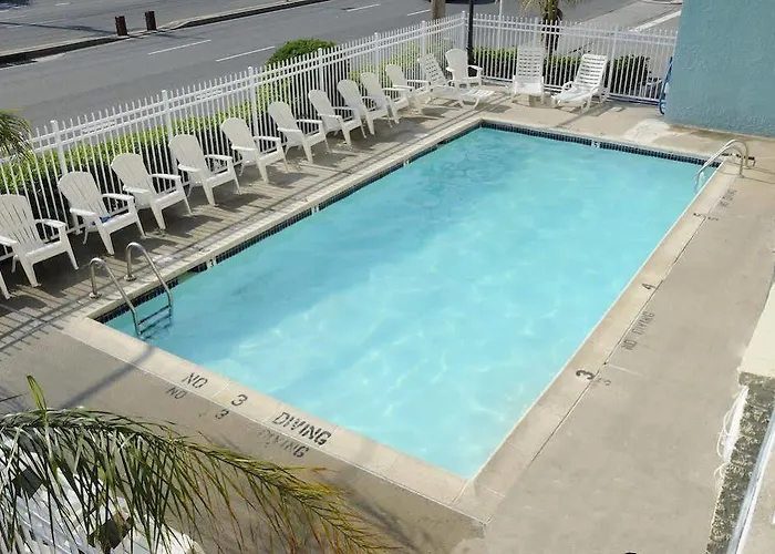 Coastal Palms And Motel